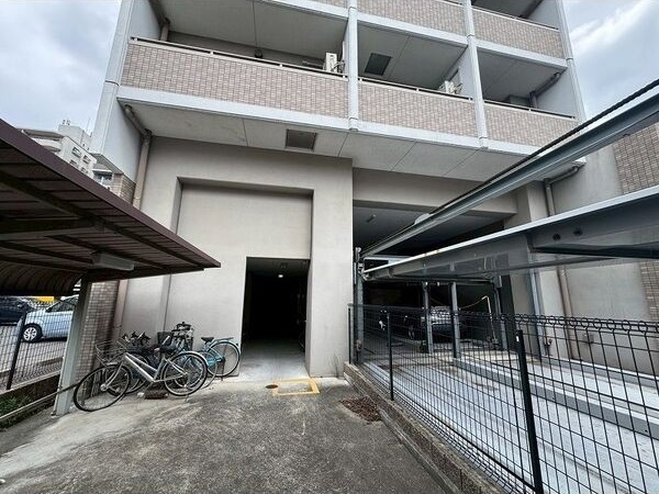 ベレーサ新瑞橋の駐車場|駐車場です