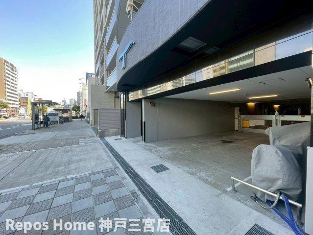 セレニテ神戸ミラクの駐車場
