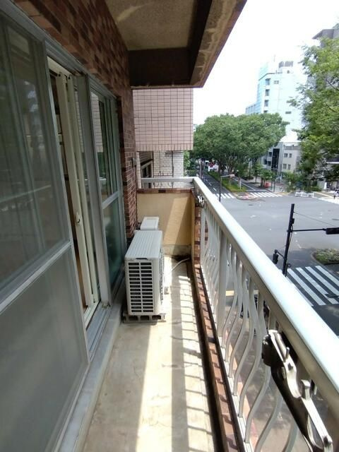 町田ビルのバルコニー