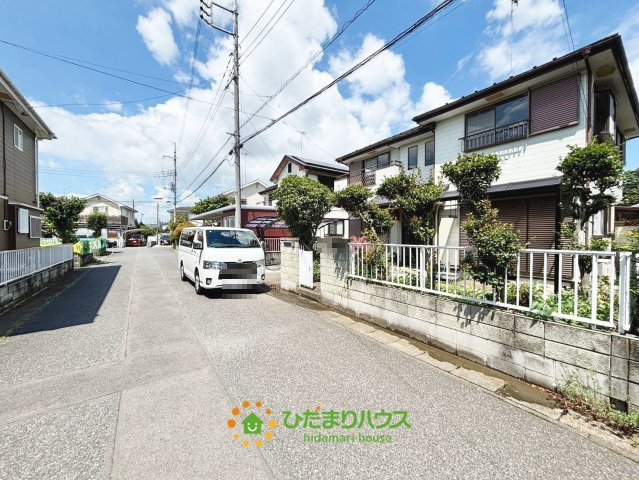 古河市大山　中古一戸建ての前面道路含む現地写真