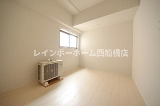 グリュックス　クレーの寝室