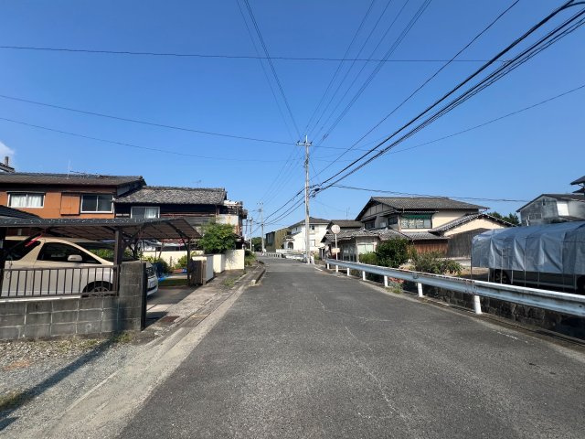 佐賀市川副町　５LDKSの前面道路含む現地写真