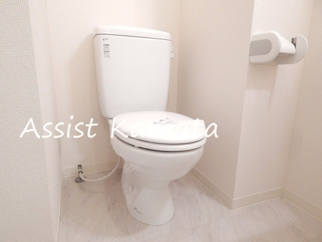 b'CASA蒲田のトイレ|写真は同タイプの別号室です