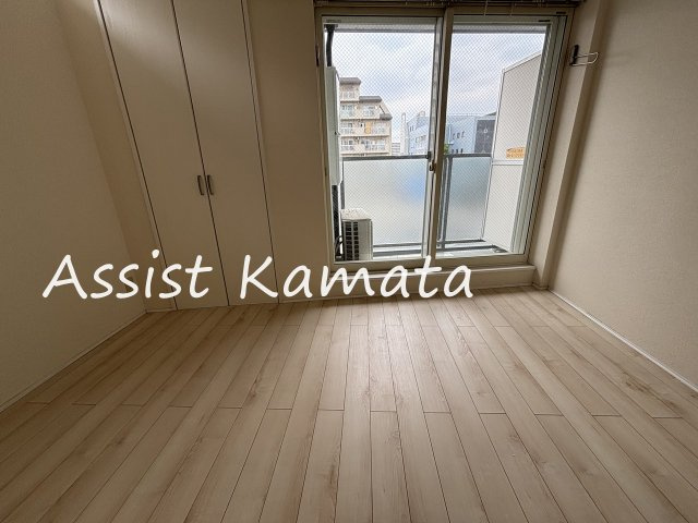 b'CASA蒲田の居間・リビング|写真は同タイプの別号室です