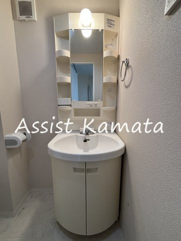 b'CASA蒲田の独立洗面台|写真は同タイプの別号室です