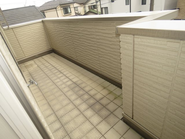 小ヶ谷貸家のバルコニー