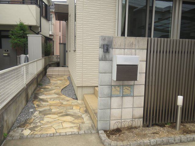 小ヶ谷貸家のエントランス
