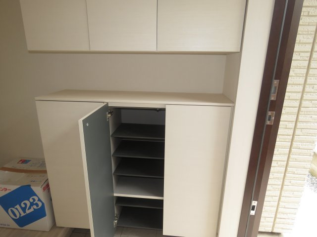 小ヶ谷貸家の収納|シューズボックス