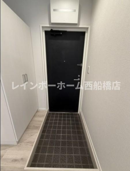 尾頭ビルの玄関