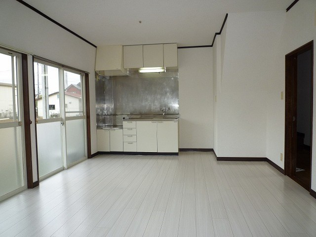 町田市小山町のタウンの居間・リビング