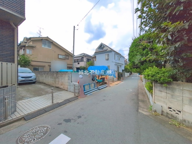 練馬区三原台1丁目 限定1棟の前面道路含む現地写真|前面道路東側約4.0ｍ道路に面する限定1棟