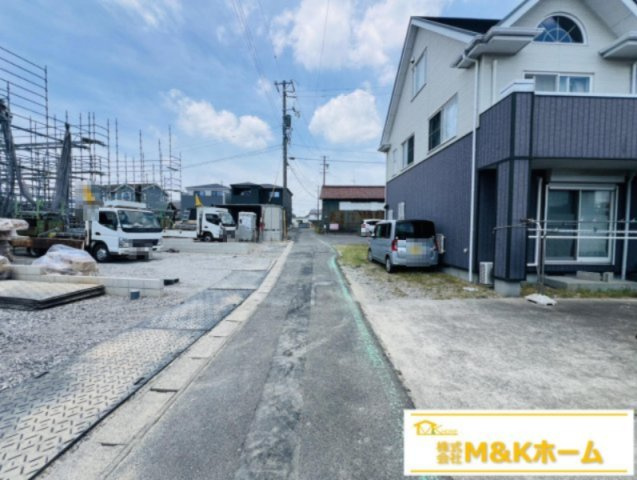 半田市向山町3丁目　全3棟　2号棟の前面道路含む現地写真|R8.7.30撮影　前道！