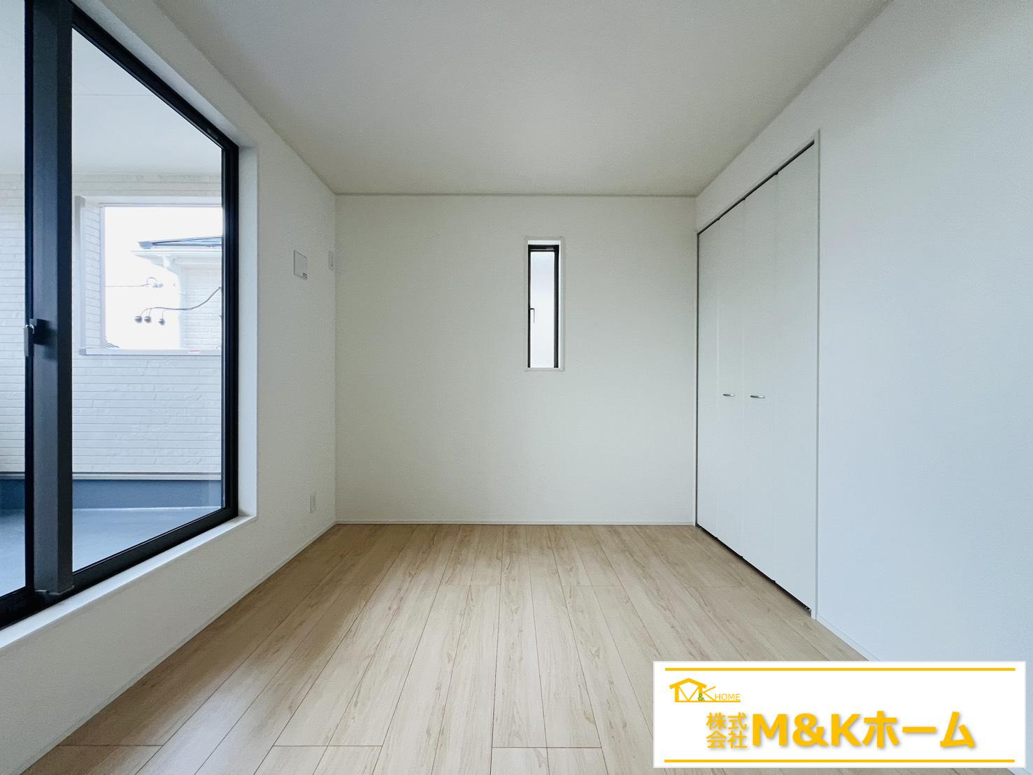 半田市向山町3丁目　全3棟　2号棟の洋室|洋室6.5帖☆　南向きで日当たり良好！