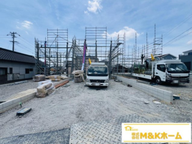 半田市向山町3丁目　全3棟　2号棟の外観|R8.7.30撮影　並列駐車3台可能☆
