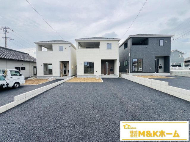 半田市向山町3丁目　全3棟　2号棟の前面道路含む現地写真|24時間換気システム搭載♪