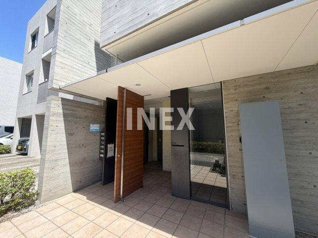 横浜市鶴見区豊岡町の賃貸マンションのエントランス