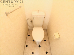 コンパクトで使いやすいトイレです♪