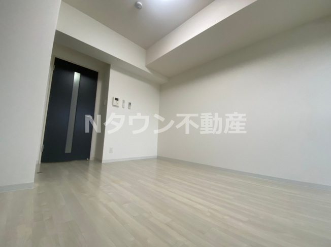 【洋室】 | ロイヤルピジョンライズ | 広々とした洋室です