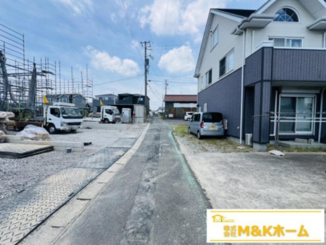 半田市向山町3丁目　全3棟　3号棟の前面道路含む現地写真|R8.7.30撮影　前道！
