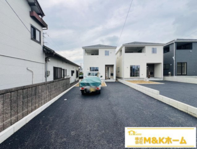 半田市向山町3丁目　全3棟　3号棟の前面道路含む現地写真|耐震等級3取得☆