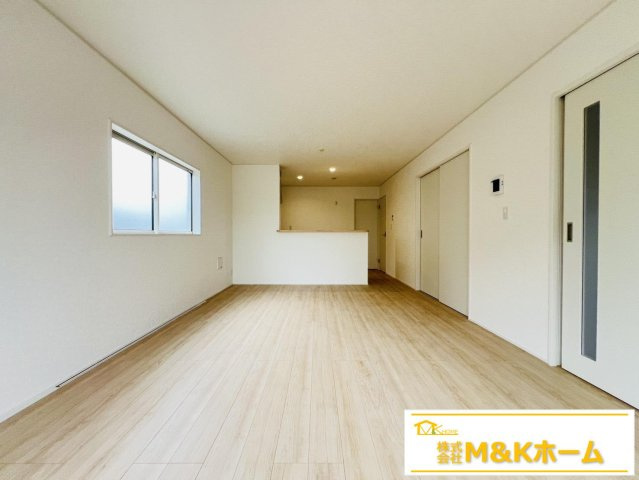 半田市向山町3丁目　全3棟　3号棟の居間・リビング|LDK18帖♪
