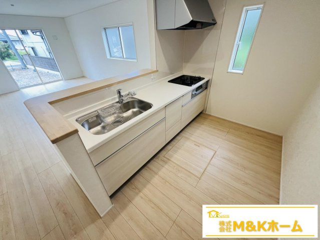 半田市向山町3丁目　全3棟　3号棟のキッチン|リビングの様子を見ることができるカウンターキッチン☆