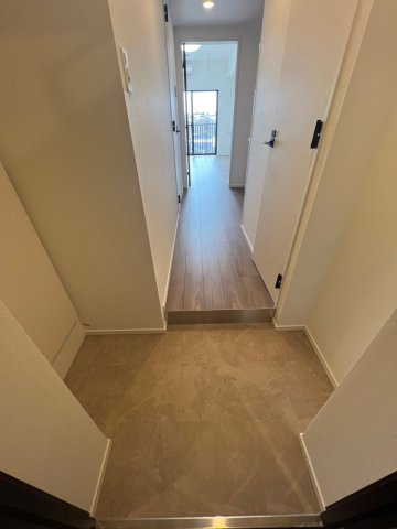 クレヴィスタ柴又の玄関