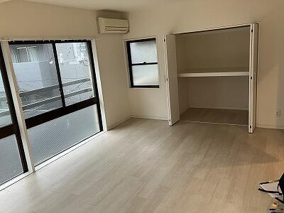 ユーコート目黒本町の寝室|開放的な寝室です
