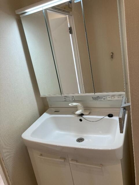 ユーコート目黒本町の洗面所|広い洗面スペース