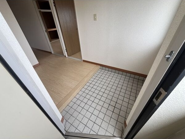 ファミール鈴木の玄関