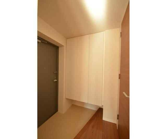 横浜市保土ケ谷区岡沢町の賃貸マンションの玄関