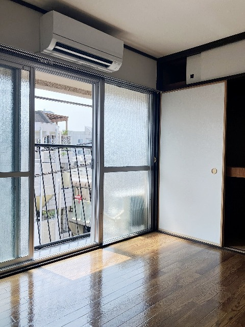 小山グリーンハイツの洋室