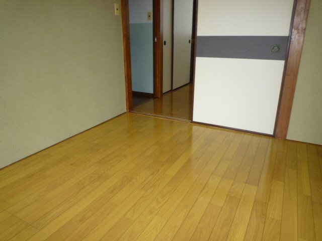 浦井ビルの寝室