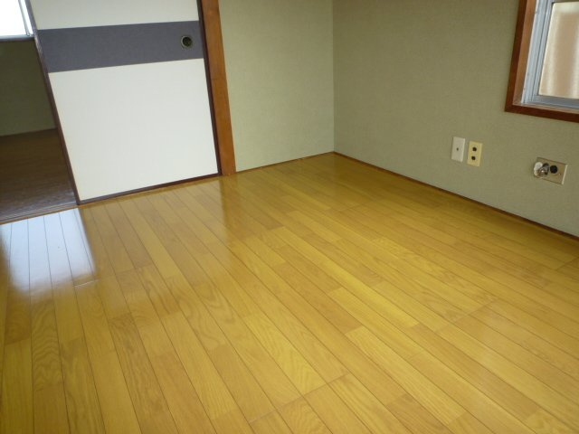 浦井ビルの居間・リビング