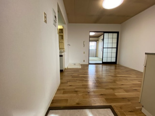 ハイツ金和田の居間