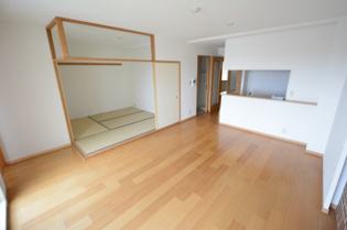 南向きで日当たり良好なお部屋です♪