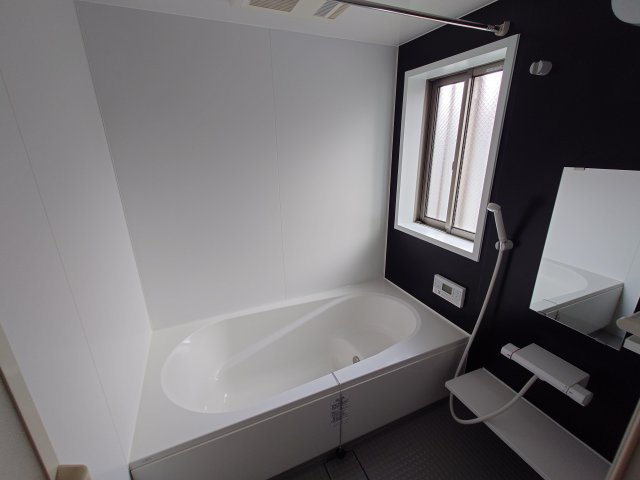 ナチュラルヴィレッジ住吉町A棟の浴室