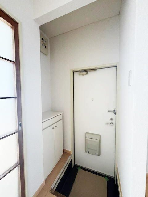 ハイツ村山の玄関