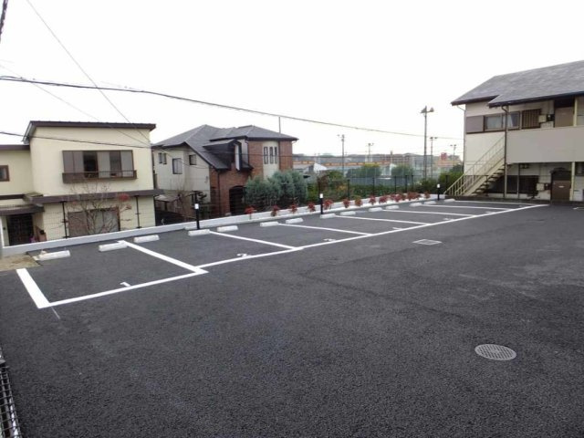 ミランダばうレジデンス湘南 の駐車場