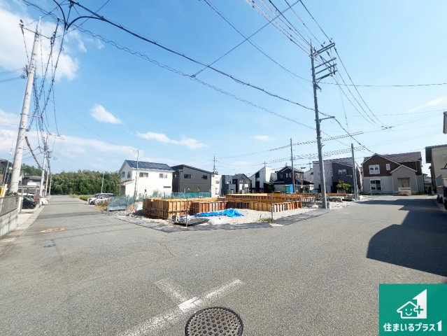 明石市大久保町松陰山手　第1期　新築一戸建ての前面道路含む現地写真|周辺は落ち着いた街並みの住宅地！子育てがしやすい住環境です！まだ未完成ですが、現地でしかわからない事もございます。是非一度ご覧ください。