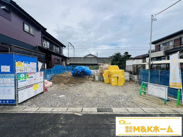 常滑市新浜町5丁目　全1棟の外観|R8.9.15撮影　並列駐車3台可能☆