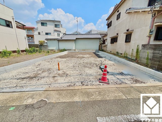 尼崎市西難波２丁目 １期の外観|コミュニケーションがとりやすいリビング階段の住宅。移動の際にLDKを通る生活動線なので、ご家族と顔を合わせる機会が増えます。