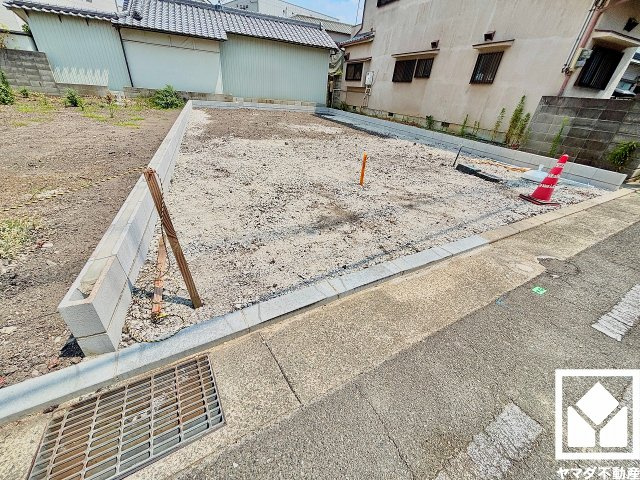 尼崎市西難波２丁目 １期の外観|緑豊かな「蓬川」まで徒歩4分（約290m）。川沿い約1kmに渡って遊歩道や緑地が整備されており、美しい自然を身近に感じながらお散歩やウォーキングなども楽しめる健康的な住環境です。