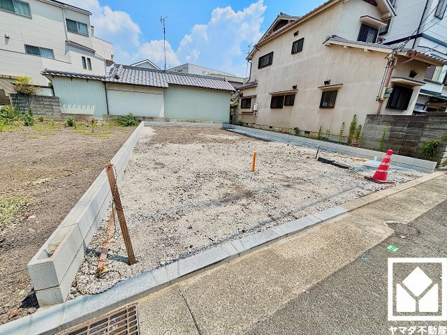 尼崎市西難波２丁目 １期の外観|「ファミリーマート西難波町店」まで徒歩3分、「ココカラファイン尼崎西難波店」まで徒歩6分、「サンディ尼崎南七松店」まで徒歩7分など、他にもお買い物施設が徒歩圏内に複数あり便利な住環境です。