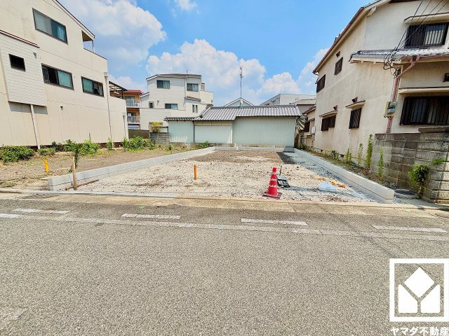 尼崎市西難波２丁目 １期の外観|リビングにはスタディーカウンター付きのDENスペースを備えており、書斎やお子様の勉強机、家事の合間にほっとひと息つけるリラックススペースなど、多用途にご利用いただけます。