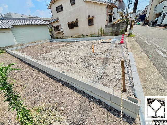 尼崎市西難波２丁目 １期の外観|浴室には窓が設置されており、自然換気や採光も確保された明るい空間になっています。
