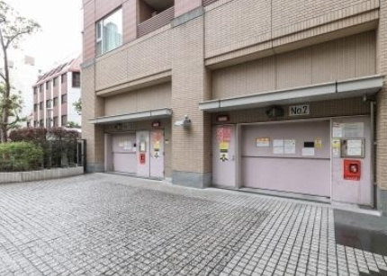 ウエストパークタワー池袋の駐車場