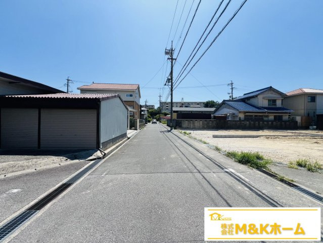 常滑市明和町5丁目　全3棟　1号棟の前面道路含む現地写真|R8.8.5撮影　前道4ｍ以上