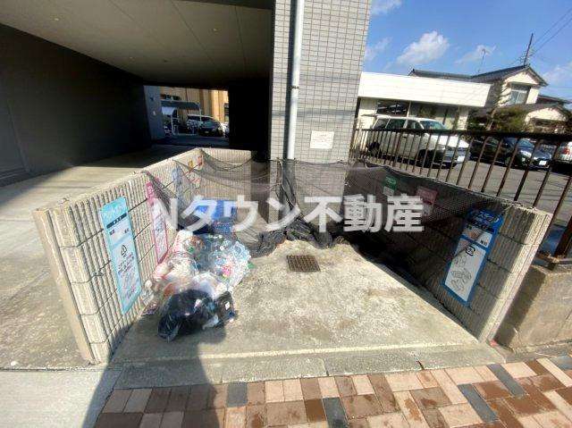 【その他共用部分】 | プライムローズ | 専用ゴミ置き場です