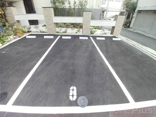 スプランディッド王子公園の駐車場